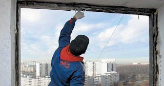 Демонтаж остекления балкона в Инте - цена от 562 руб. - Сварной-Инт